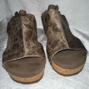 Corkys Women’s wedge sandals size 10